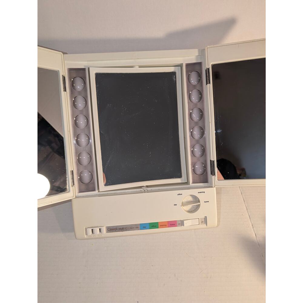 CLAIROL True to Light 3 Way Lighted Make Up Mirror w/2 Side Doors, Outlet LM-8 - Picture 5 of 11